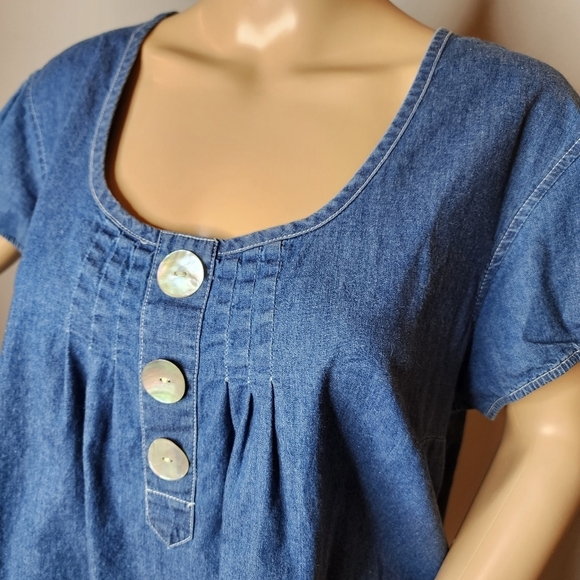 Quizz Woman Trends chambray short sleeve top. Pockets. Mother of pearl. Size 20. - Picture 5 of 16